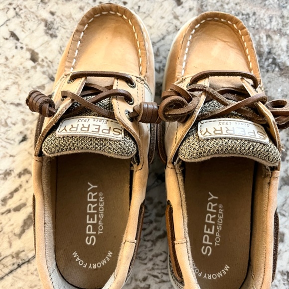 Children’s Sperrys - Picture 2 of 6